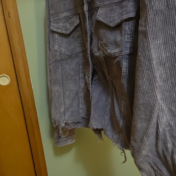 Distressed shacket - Picture 2 of 2